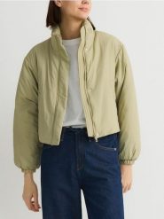 Kurtka bomber oversize z ociepleniem - oliwkowy. Zielone kurtki damskie Reserved, l, bez wzorów, z tkaniny, bez kaptura. W wyprzedaży za 89.99 zł.
