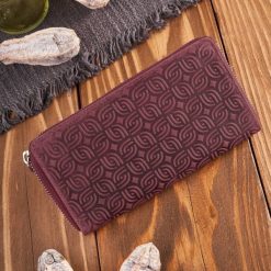 Portfel damski skórzany w geometryczny wzór vintage Paolo Peruzzi T-116-HCH. Portfele damskie bez wzorów, ze skóry. Za 69.00 zł.