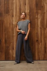 WEŁNIANA KAMIZELKA LAURA SZARA L - Flawless. Szare kamizelki damskie Flawless, l, z wełny. Za 649.00 zł.