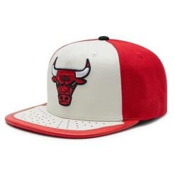 Czapka z daszkiem do koszykówki Mitchell & Nes NBA Snapback Bulls wielokolorowa. Czapki męskie Mitchell & Ness, bez wzorów, sportowe. Za 149.00 zł.