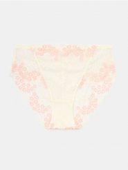 Koronkowe majtki figi z kwiatowym wzorem - różowy. Czerwone figi damskie Sinsay, l, bez wzorów, z koronki. Za 15.99 zł.