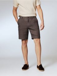 Lniane szorty regular fit - brązowy. Brązowe szorty męskie Reserved, bez kołnierzyka. Za 169.99 zł.
