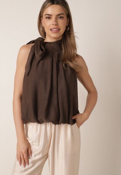 Brązowa Elegancka Bluzka z Wiskozy Ozdobiona Wiązaniem Nemereia. Brązowe bluzki damskie Born2be, bez wzorów, z elastanu, boho, bez kołnierzyka, bez ramiączek. Za 119.99 zł.