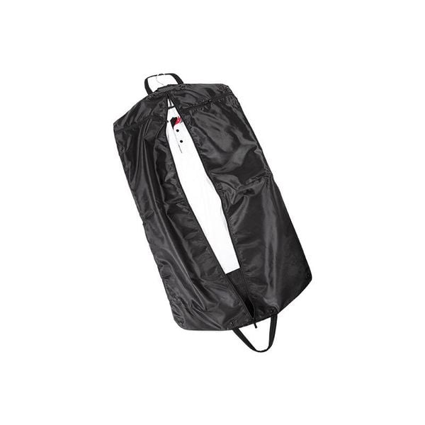 Torba na ubrania JuCad. Czarne torebki klasyczne damskie JUCAD, bez wzorów, z nylonu, bez dodatków. Za 381.50 zł.