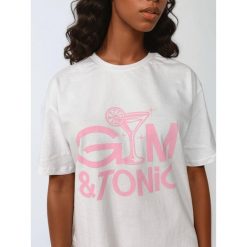 Biały T-shirt Damski - Gym & Tonic BeShaped. Czerwone t-shirty damskie BESHAPED, bez wzorów, z bawełny, bez kołnierzyka. W wyprzedaży za 169.15 zł.