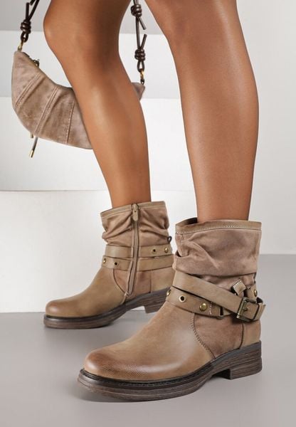 Ciemnobeżowe Marszczone Botki Bikery z Paskami i Metalicznymi Klamrami Lirrive. Brązowe botki damskie Born2be, z jeansu, eleganckie, bez obcasa, na płaskiej podeszwie, bez zapięcia. Za 139.99 zł.