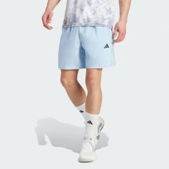Train Essentials Woven Training Shorts. Czarne szorty sportowe męskie Adidas, uniwersalny, z materiału, na fitness i siłownię. Za 119.00 zł.