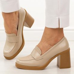 Beżowe mokasyny damskie na słupku Jezzi 2461-5. Brązowe mokasyny damskie Jezzi, z jeansu. Za 189.00 zł.