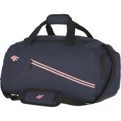 Torba sportowa TPU006 - ciemny granat. Brązowe torby męskie na ramię 4f, bez wzorów, z materiału, na ramię. W wyprzedaży za 59.99 zł.