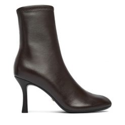 Botki GINO ROSSI. Brązowe botki damskie Gino Rossi, bez obcasa, na szpilce, bez zapięcia. Za 479.99 zł.