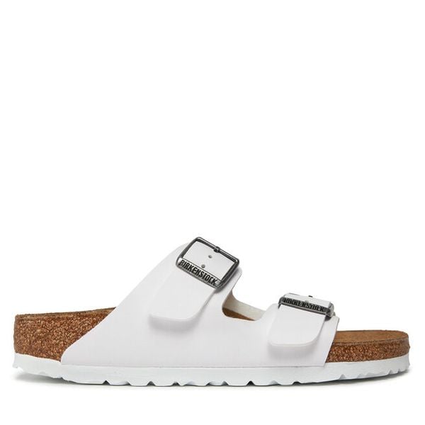 Klapki Birkenstock. Białe klapki damskie Birkenstock, bez wzorów, bez obcasa. Za 399.99 zł.