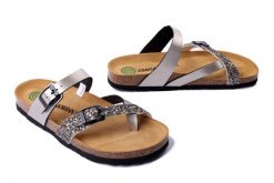DR. BRINKMANN 700709-92 silber, klapki damskie. Szare klapki damskie Dr. Brinkmann, bez wzorów, bez obcasa. Za 204.90 zł.