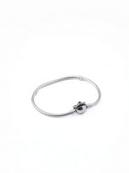 Pandora Srebrna bransoletka "Stitch" rozmiar: 19. Szare bransoletki damskie Pandora, srebrne. Za 331.15 zł.