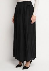Czarna Spódnica o Rozkloszowanym Kroju z Plisami i Gumką w Talii Ulithra. Czarne spódniczki damskie Born2be, l, bez wzorów, eleganckie, maxi, dopasowane. Za 59.99 zł.