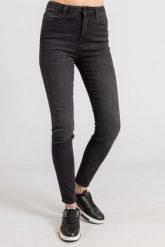 KARL LAGERFELD Czarne jeansy damskie Skinny Denim. Czarne jeansy damskie Karl Lagerfeld. W wyprzedaży za 639.99 zł.