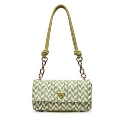 Torebka Guess. Zielone torebki klasyczne damskie Guess, z aplikacjami, bez dodatków. Za 639.99 zł.