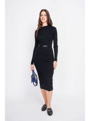 ASSUILI Sukienka dzianinowa w kolorze czarnym rozmiar: 38. Czarne sukienki damskie Assuili, bez wzorów, z dzianiny, klasyczne, bez kołnierzyka, bez ramiączek, midi. Za 130.99 zł.