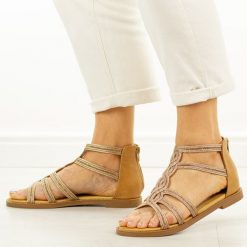 Złote sandały damskie Filippo Ds7897/26. Żółte sandały damskie Filippo, bez wzorów, z jeansu, bez obcasa, na płaskiej podeszwie. Za 199.00 zł.