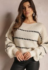 Jasnobeżowy Sweter z Szerokimi Bufiastymi Rękawami i Drobnym Wzorem Nigistis. Brązowe swetry klasyczne damskie Renee, z dzianiny, bez kołnierzyka. Za 69.99 zł.