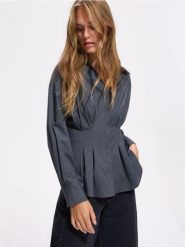 Koszula z domieszką lyocellu - szary. Szare koszule damskie Reserved, l, bez wzorów, z lyocellu, bez kołnierzyka, bez ramiączek. Za 129.99 zł.