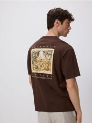 T-shirt boxy z naszwyką - ciemnobrązowy. Brązowe t-shirty męskie Reserved, l, bez wzorów, z bawełny, bez kołnierzyka. W wyprzedaży za 59.99 zł.