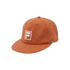 Czapka typu snapback Fila Como Logo. Brązowe czapki z daszkiem damskie Fila, bez wzorów, z materiału. Za 178.50 zł.