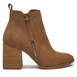 Botki Call It Spring. Brązowe botki damskie Call It Spring, bez obcasa, na słupku, bez zapięcia. Za 299.99 zł.