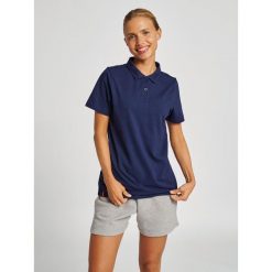 Damska koszulka polo Hummel Red Classic. Niebieskie bluzki damskie HUMMEL, xs, bez wzorów, z tkaniny, sportowe, bez kołnierzyka, bez ramiączek. Za 150.00 zł.