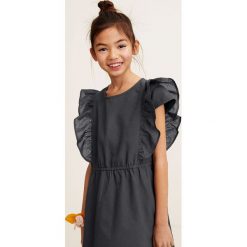 Mango Kids - Sukienka dziecięca Dori 110-152 cm. Szare sukienki dziewczęce Mango Kids, bez wzorów, z bawełny, casualowe, bez ramiączek, krótkie. W wyprzedaży za 59.90 zł.