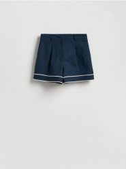 Szorty z kontrastową wstawką - granatowy. Niebieskie szorty damskie Reserved, bez wzorów, z tkaniny. Za 149.99 zł.