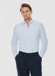 PAKO LORENTE – Niebieska bawełniana koszula męska. Niebieskie koszule męskie Pako Lorente, l, bez wzorów, z bawełny, bez kołnierzyka, bez ramiączek. Za 99.99 zł.