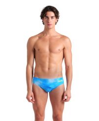 Kąpielówki Arena Swim Briefs Allover. Czerwone kąpielówki męskie Arena, l, bez wzorów, z materiału, do pływania. Za 126.49 zł.