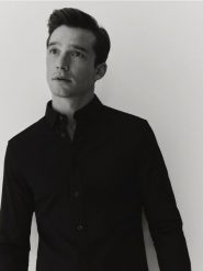 Bawełniana koszula super slim fit - czarny. Czarne koszule męskie Reserved, l, bez wzorów, z bawełny, bez kołnierzyka, bez ramiączek. Za 129.99 zł.