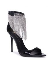 Giuseppe Zanotti Sandały E300033 Czarny. Czarne sandały damskie GIUSEPPE ZANOTTI, bez wzorów, ze skóry, bez obcasa, na szpilce. Za 6,449.00 zł.