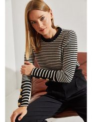 Bianco Lucci Sweter w kolorze czarno-kremowym rozmiar: onesize. Brązowe swetry klasyczne damskie Bianco Lucci, bez kołnierzyka. Za 73.99 zł.