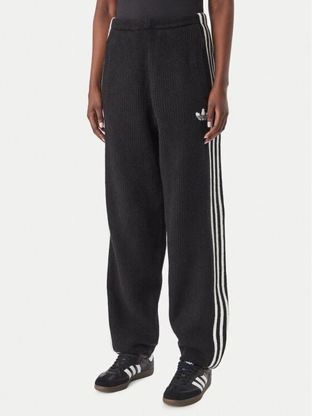 Adidas Spodnie dresowe Adiluna Season 2 X Jennie Knitted Loose Joggers LD8918 Czarny Relaxed Fit. Czarne spodnie dresowe damskie Adidas, xl, bez wzorów, z dresówki. Za 439.99 zł.