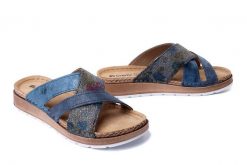 INBLU GS-52 004 granatowy, klapki damskie. Niebieskie klapki damskie Inblu, bez wzorów, bez obcasa. Za 95.99 zł.
