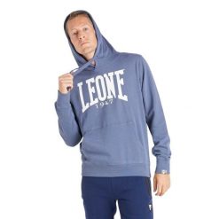 Męska bluza z kapturem Leone 1947 Apparel. Niebieskie bluzy sportowe męskie LEONE 1947 APPAREL, bez wzorów, z tkaniny, sportowe, bez kołnierzyka, bez ramiączek. W wyprzedaży za 139.75 zł.