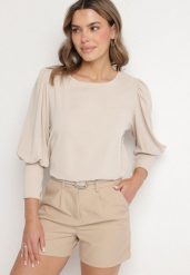 Beżowa Bluzka o Kroju Nietoperza z Guzikami Jenadwen. Brązowe bluzki damskie Born2be, uniwersalny, bez wzorów, bez kołnierzyka, bez ramiączek. Za 59.99 zł.