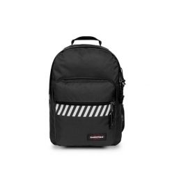Plecak Eastpak Morius K40F. Czarne plecaki damskie Eastpak, bez wzorów. Za 386.50 zł.