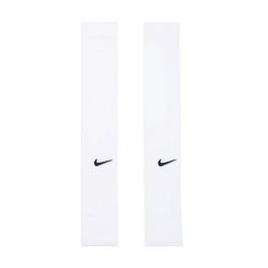 Skarpety piłkarskie Nike Białe. Białe skarpetki męskie Nike, bez wzorów, z materiału. Za 60.10 zł.