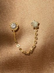 OR ÉCLAT Złote kolczyki-wkrętki "Royal" z cyrkonią rozmiar: onesize. Żółte kolczyki damskie Or Éclat, z cyrkonią, złote. Za 260.99 zł.