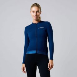 Damska kurtka kolarska Thermo Fleece z długim rękawem. Niebieskie kurtki damskie ACELERA, bez wzorów, z polaru, bez kaptura. W wyprzedaży za 296.06 zł.