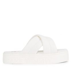 Klapki Tommy Jeans. Klapki damskie Tommy Jeans, bez wzorów, z jeansu, bez obcasa. Za 169.99 zł.