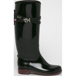 Tommy Hilfiger - Kalosze. Niebieskie kalosze damskie Tommy Hilfiger, bez wzorów, z gumy. Za 429.90 zł.