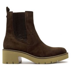Botki Tamaris. Brązowe botki damskie Tamaris, bez obcasa, na słupku, bez zapięcia. Za 389.99 zł.