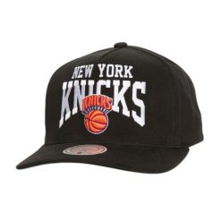 Czapka typu snapback Mitchell & Ness Big Time Pro New York Knicks. Czarne czapki męskie Mitchell & Ness, bez wzorów. Za 198.00 zł.