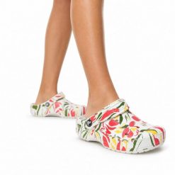 Klapki chodaki damskie Crocs BAYA SEASONAL PRINTED CLOG. Klapki damskie Crocs, bez wzorów, z materiału, bez obcasa. Za 169.00 zł.