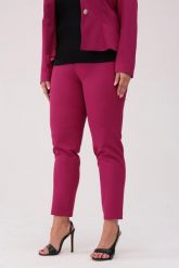 Eleganckie biznesowe spodnie Amelia w kolorze głębokiej fuksji PLUS SIZE XXL OVERSIZE WIOSNA. Czerwone spodnie materiałowe damskie Moda Size Plus Iwanek, bez wzorów, z elastanu, biznesowe, plus size. Za 199.90 zł.