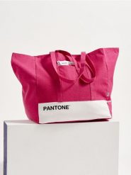 Materiałowa torba zakupowa Pantone - różowy. Czerwone torebki klasyczne damskie Sinsay, bez wzorów, z materiału, bez dodatków. Za 39.99 zł.